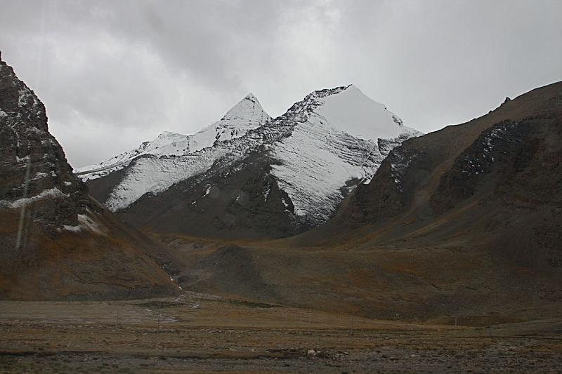 081 Some peaks along the way to Nindingdzonka.jpg